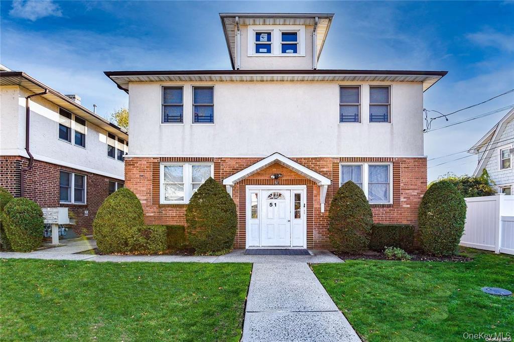 51 Thorman Avenue, Unit 2R