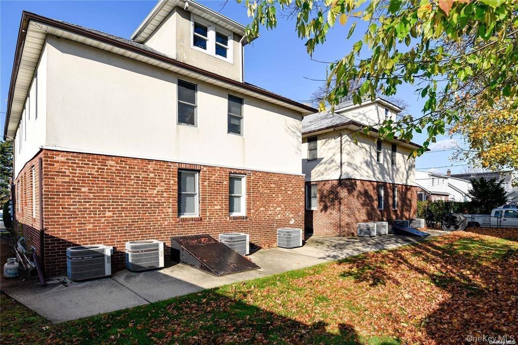 51 Thorman Avenue, Unit 2R photo 11