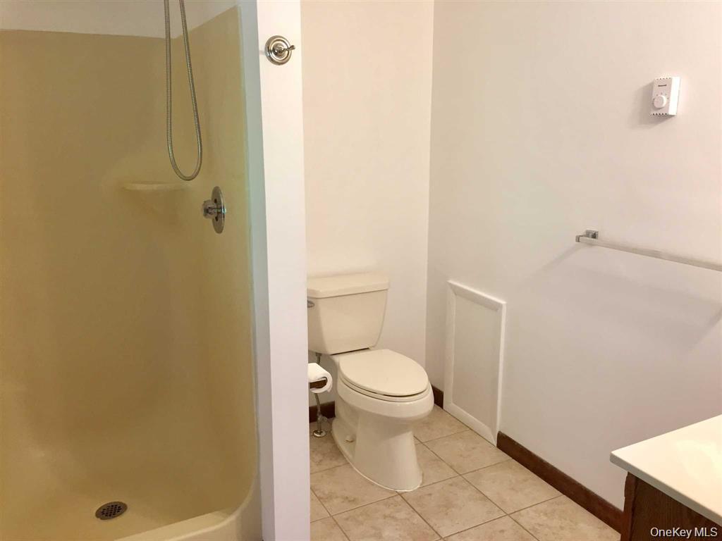 32 VAN KLEECK Avenue – For Rent photo 9