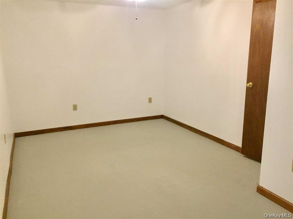 32 VAN KLEECK Avenue – For Rent photo 12