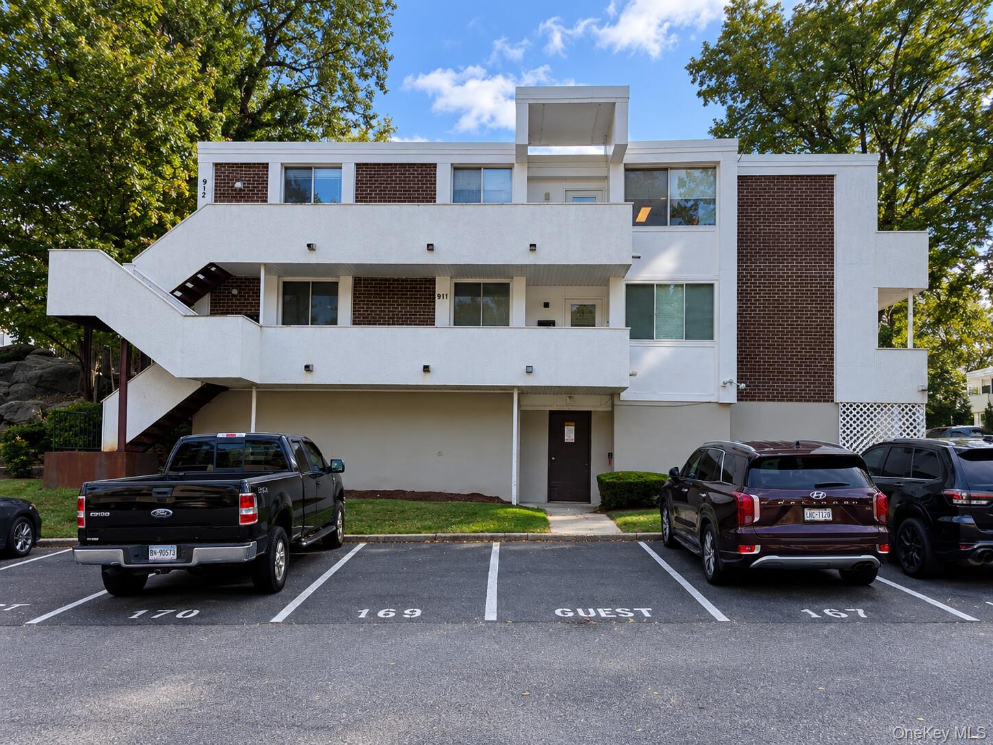 921 Colony Drive – For Sale