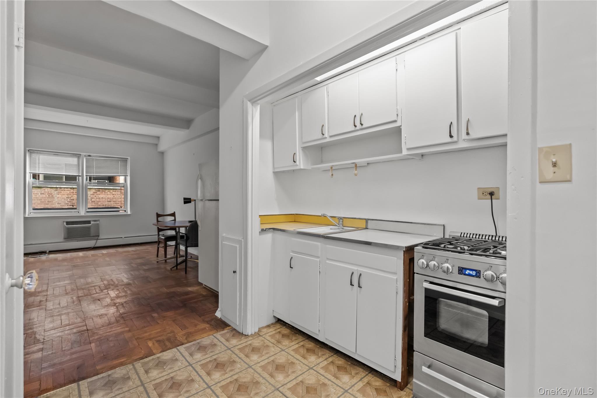 120 E Hartsdale Avenue, Unit 1C photo 9