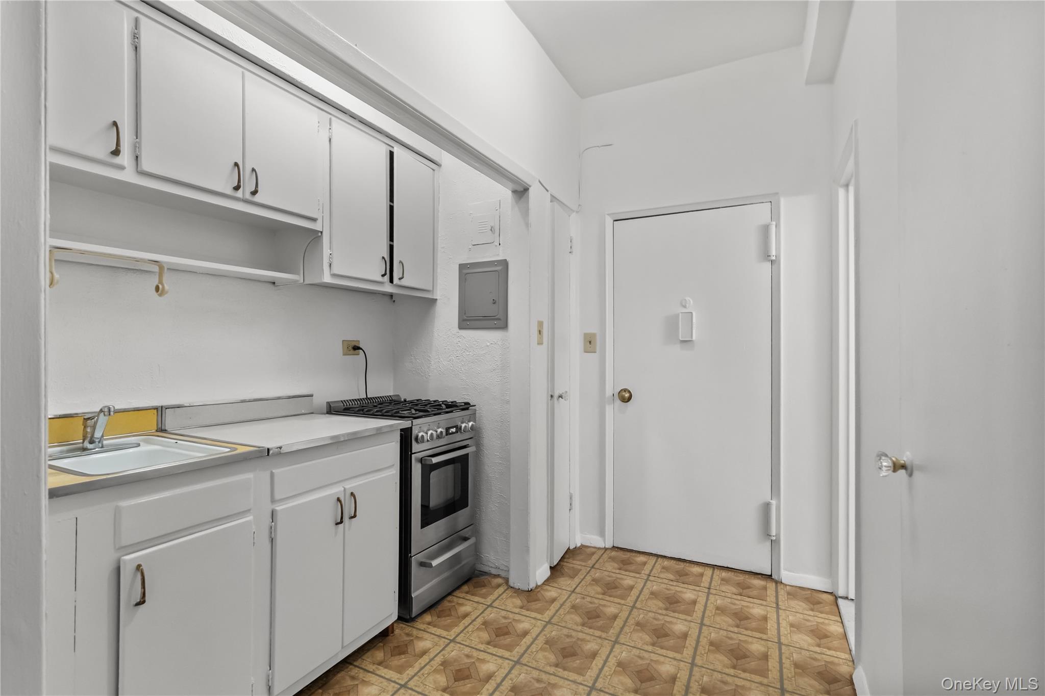 120 E Hartsdale Avenue, Unit 1C photo 10