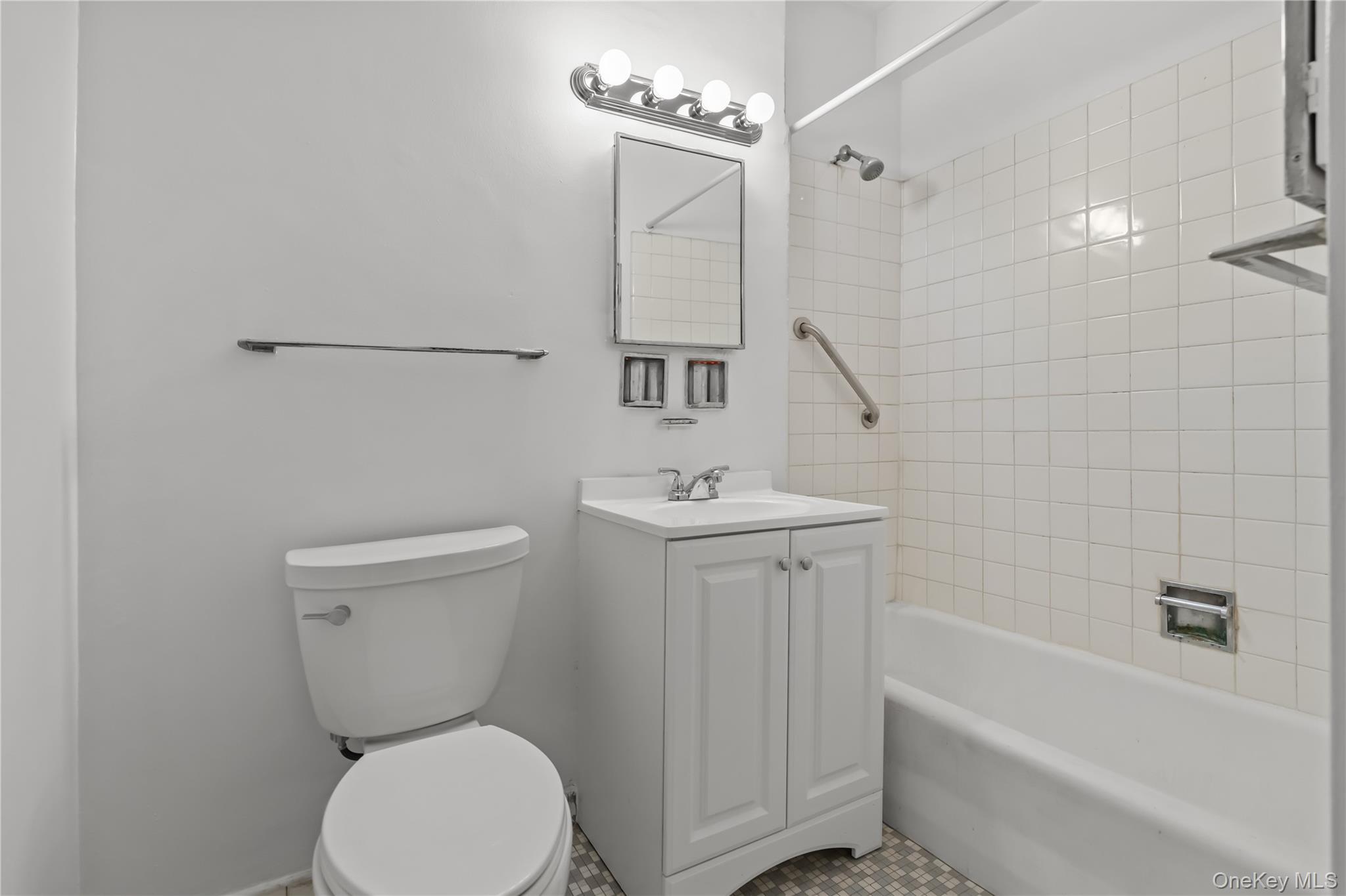 120 E Hartsdale Avenue, Unit 1C photo 11