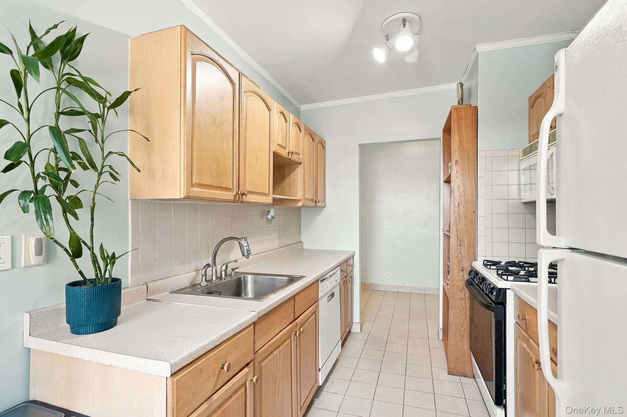 23 Old Mamaroneck Road, Unit 4K photo 11