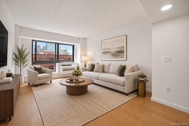 535 W 52nd Street, Unit 8D photo 3