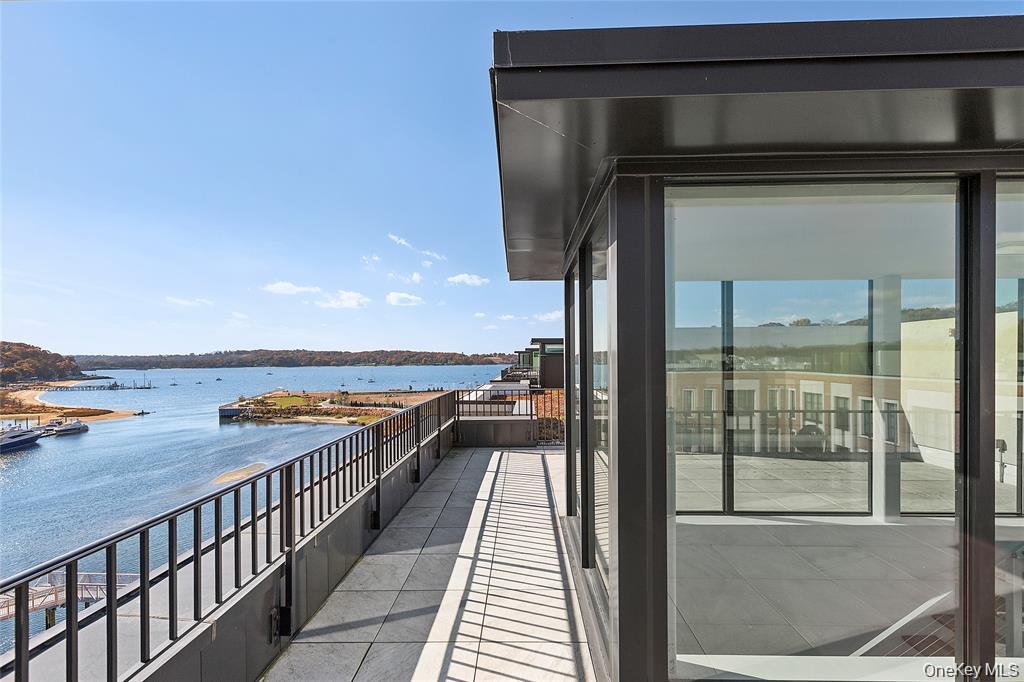 100 Garvies Point Road, Unit 1304 photo 9