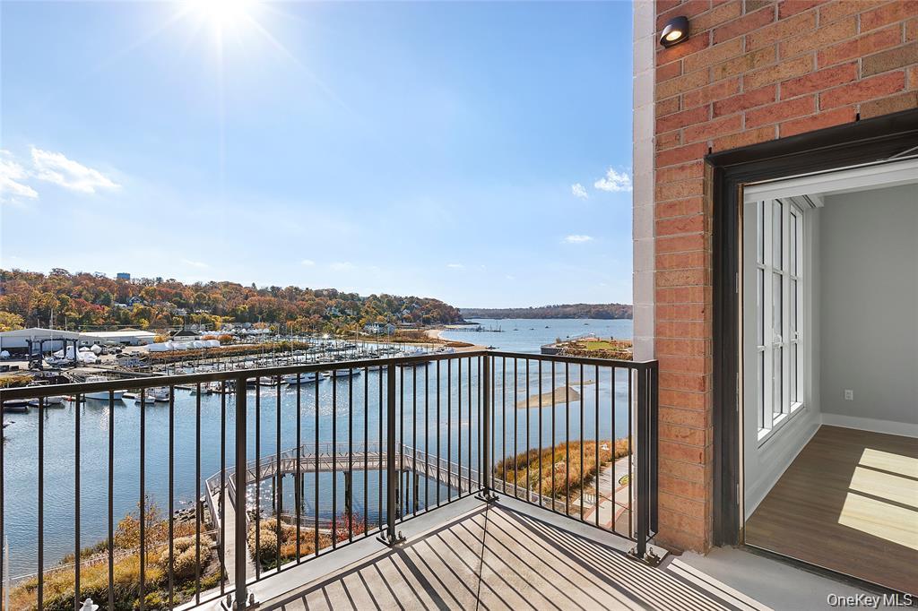 100 Garvies Point Road, Unit 1304 photo 10