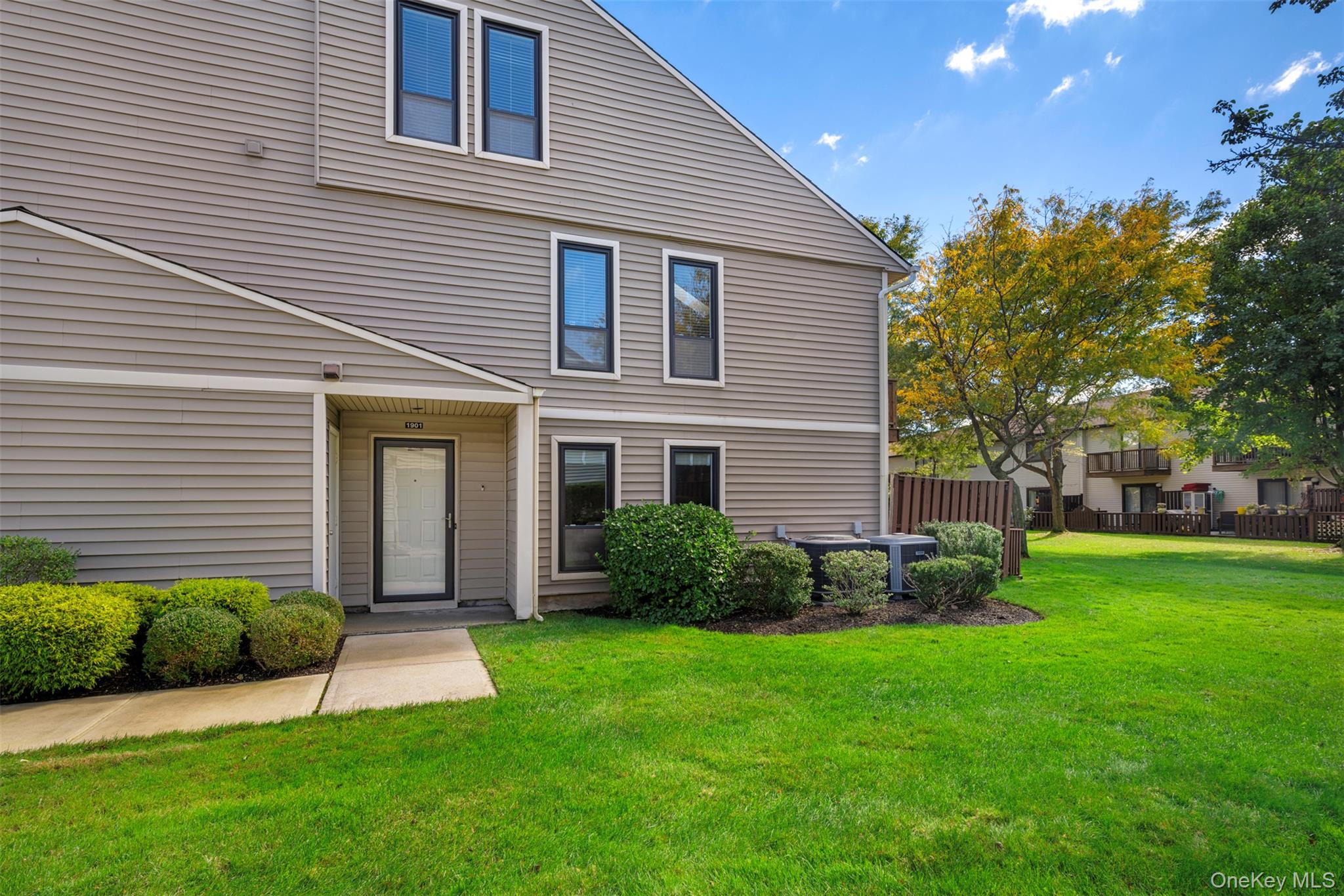 100 Daly Boulevard, Unit 1901