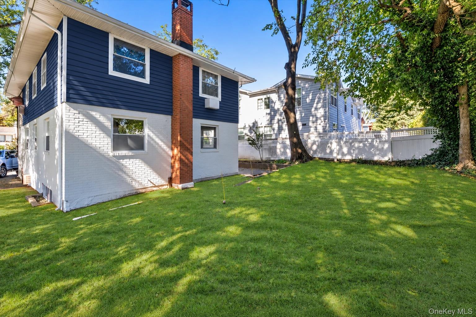 16 Marwood Road N, Unit 1 photo 2