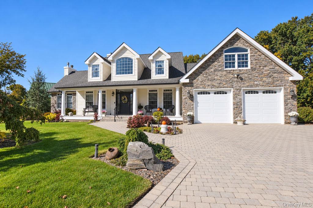 7 Heller Court – For Sale photo 2