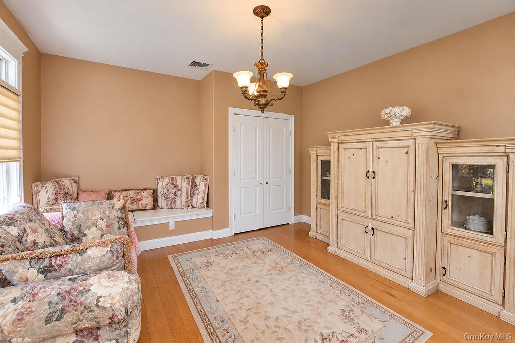 7 Heller Court – For Sale photo 12