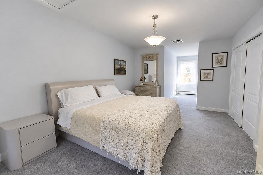 7 Heller Court – For Sale photo 30