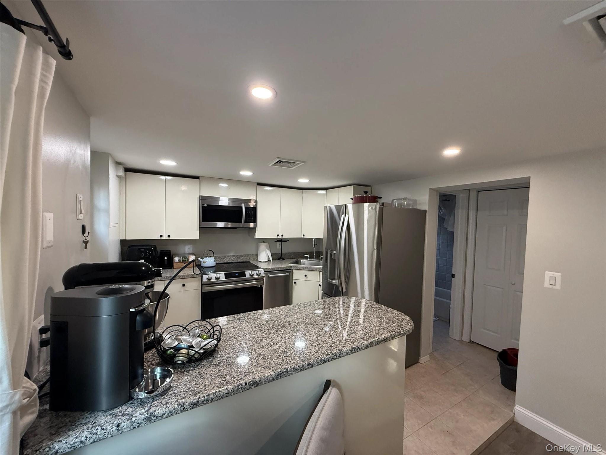 3681 Richard Lane – For Sale photo 13