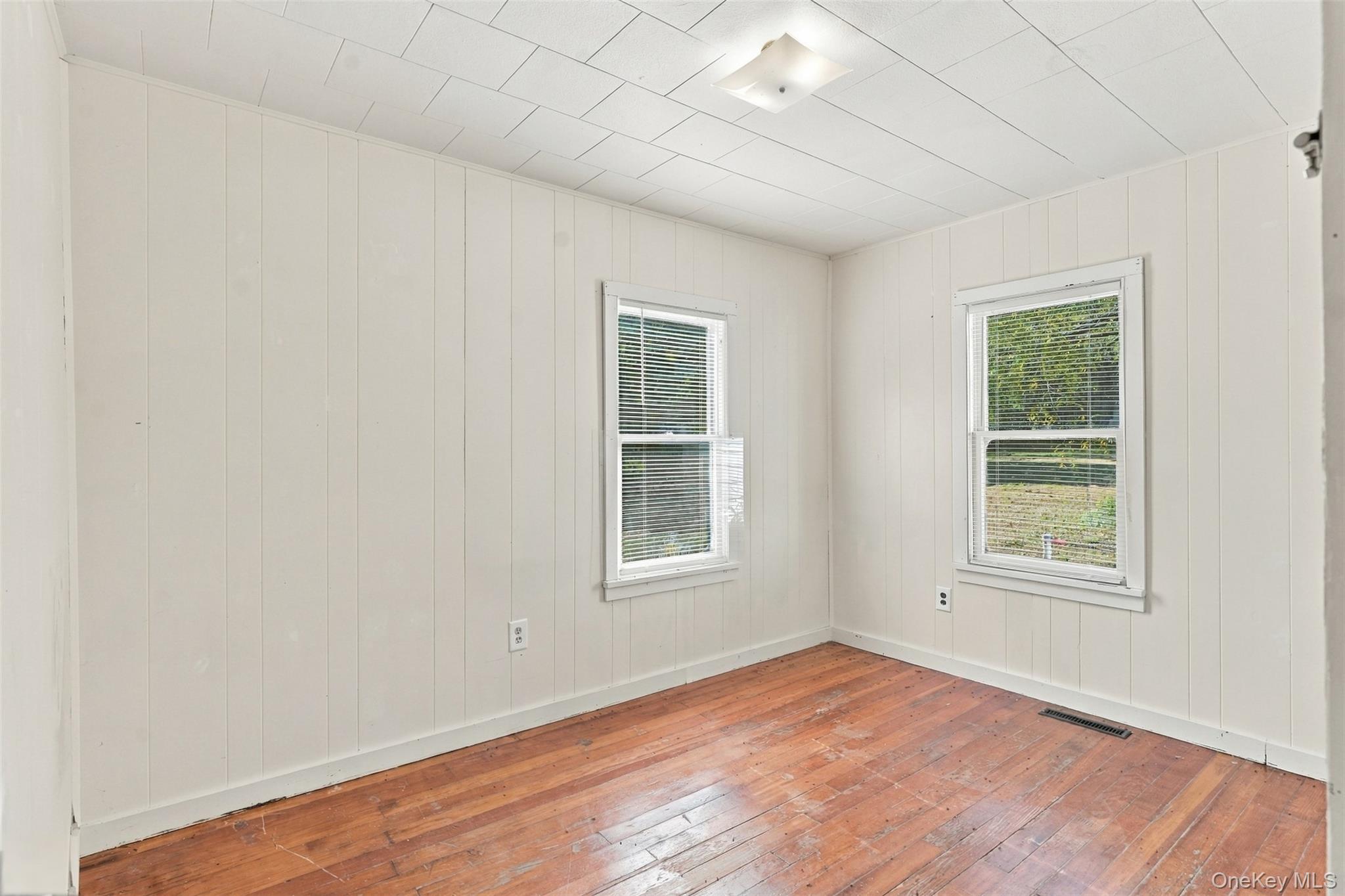421 Forest Road – For Sale photo 10