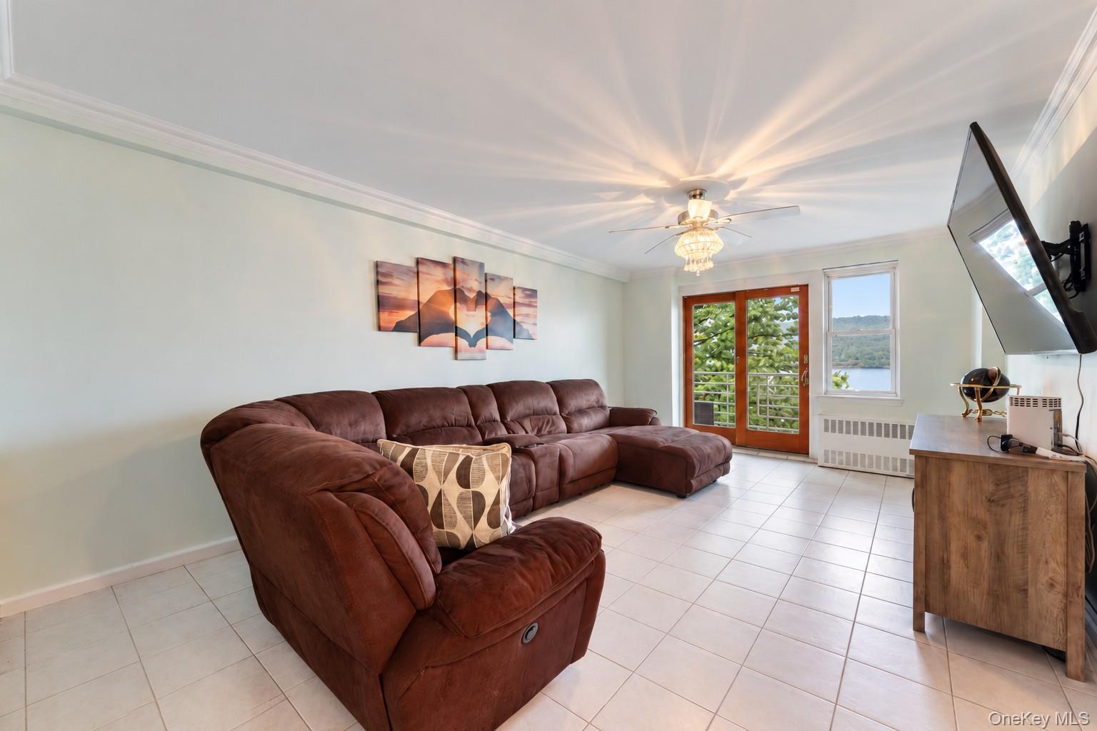 709 Warburton, Unit 3C photo 2