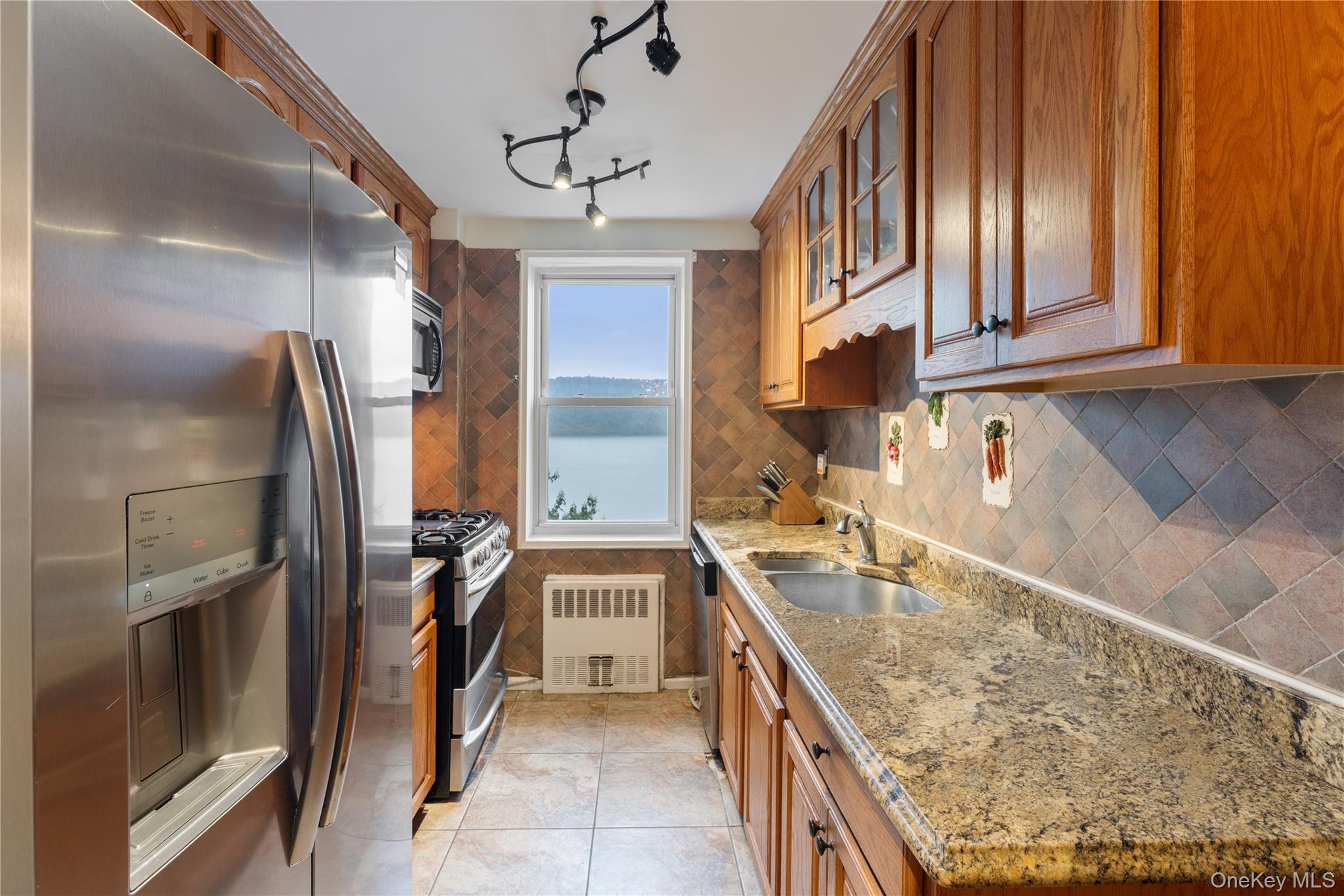 709 Warburton, Unit 3C photo 8