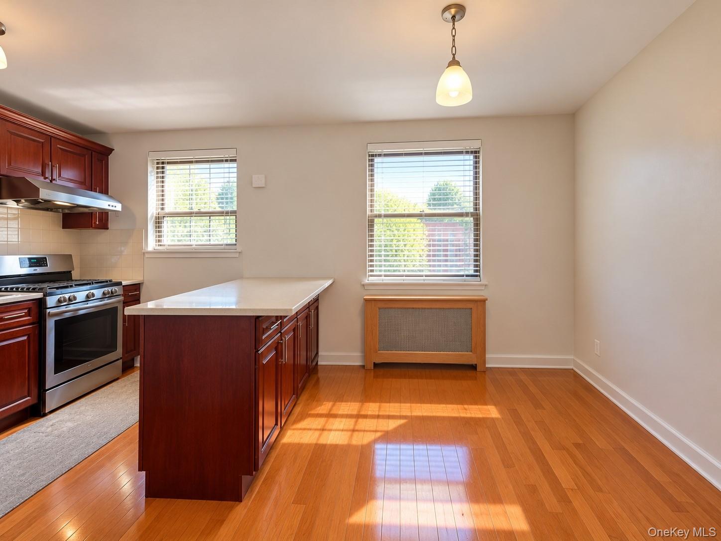 136-51 Jewel Ave, Unit A photo 8