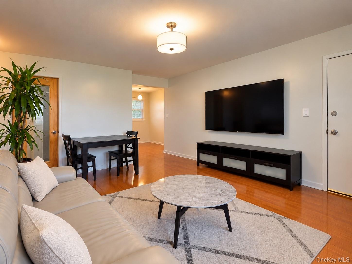 136-51 Jewel Ave, Unit A photo 5
