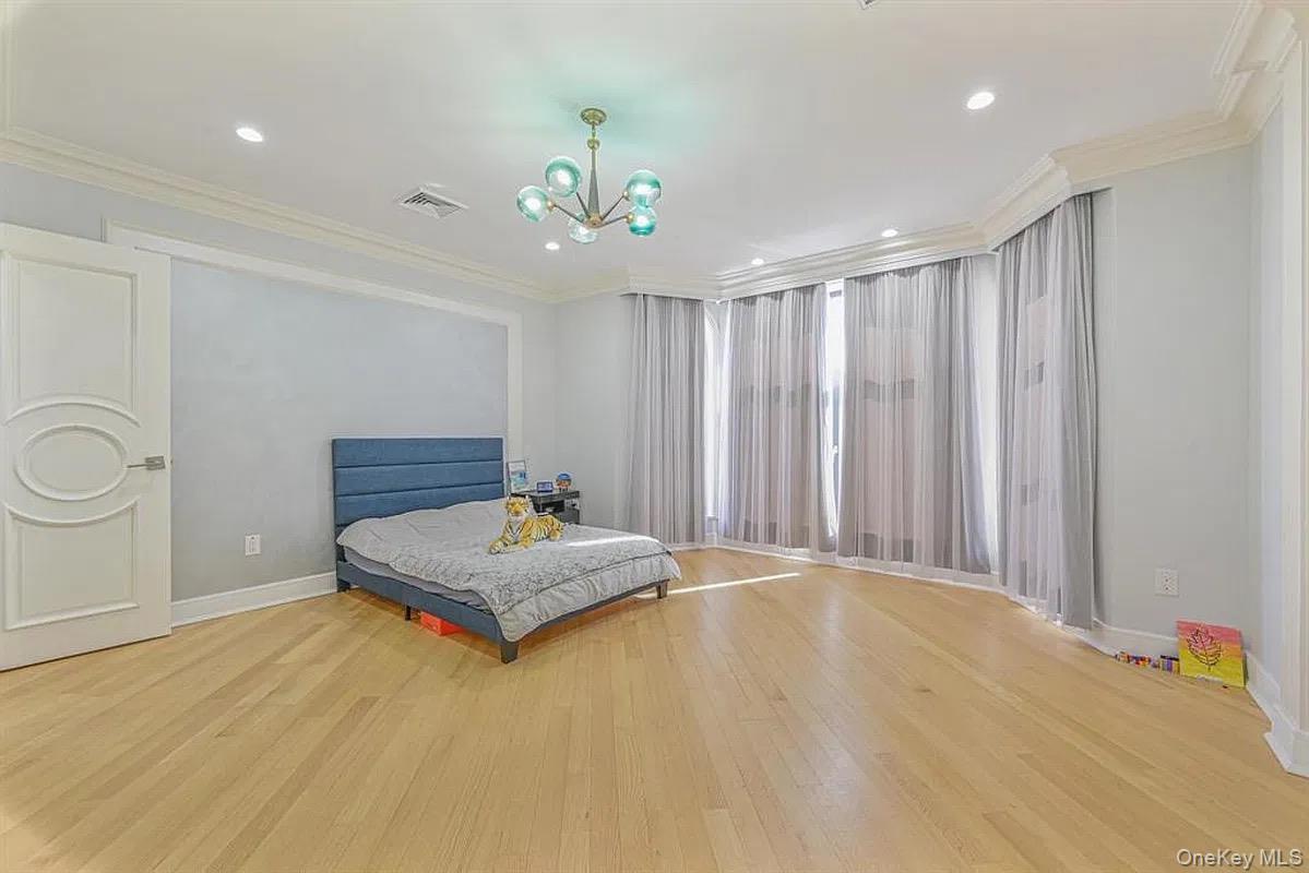 9921 62nd Drive – For Rent photo 8