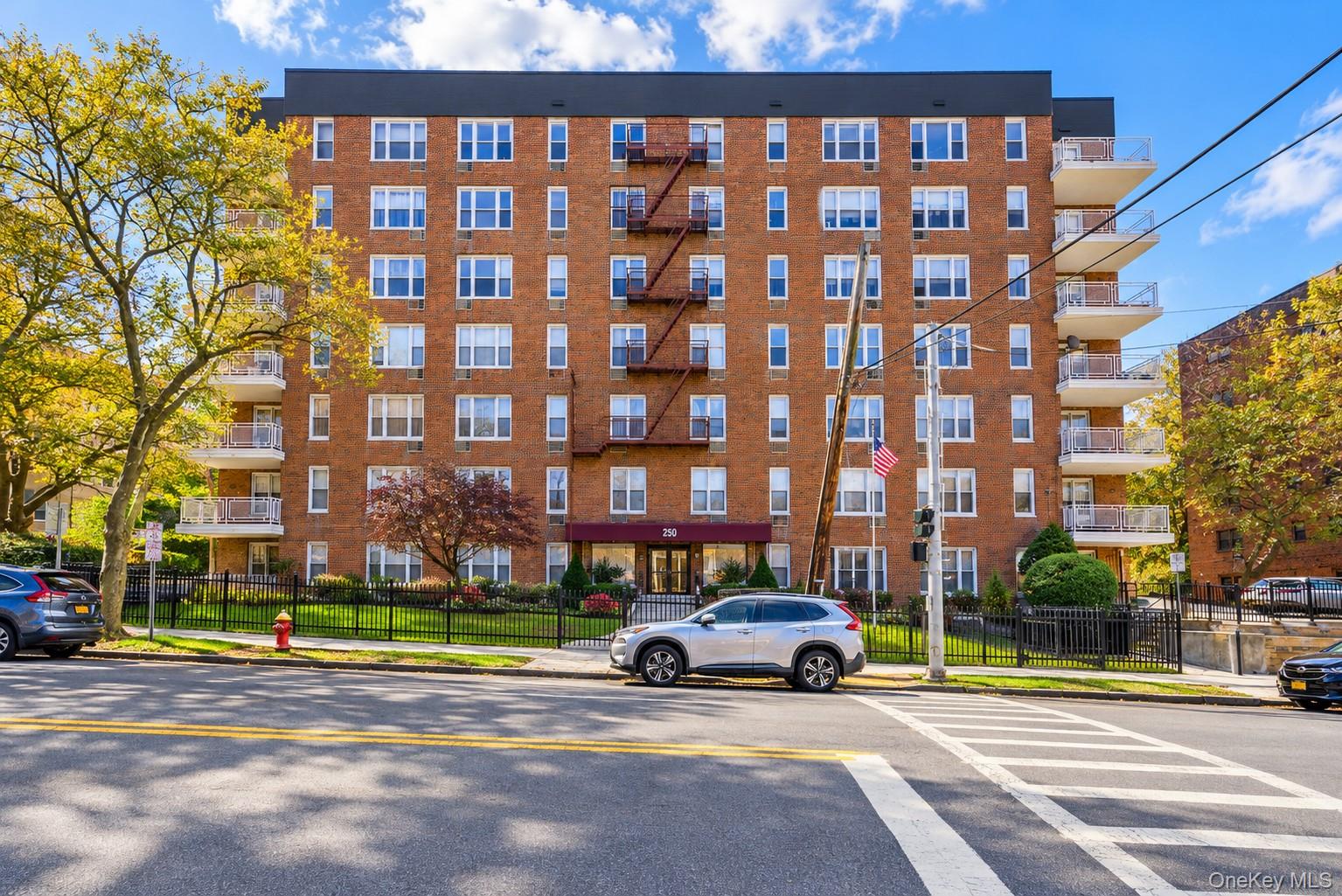 250 N Broadway, Unit 5B