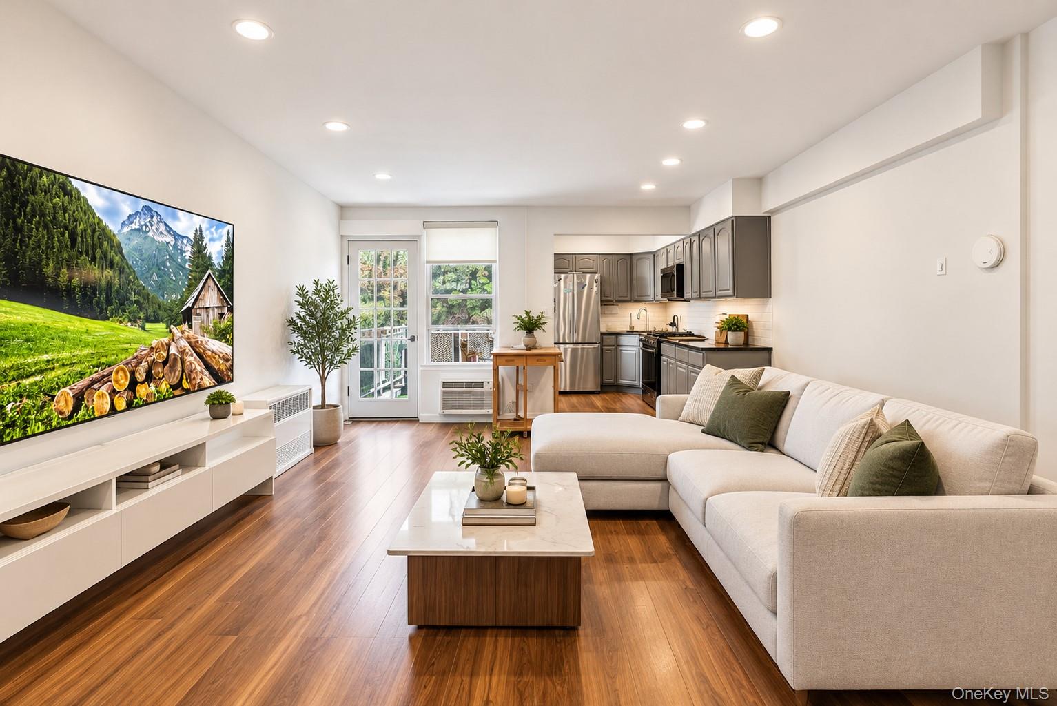 250 N Broadway, Unit 5B photo 3