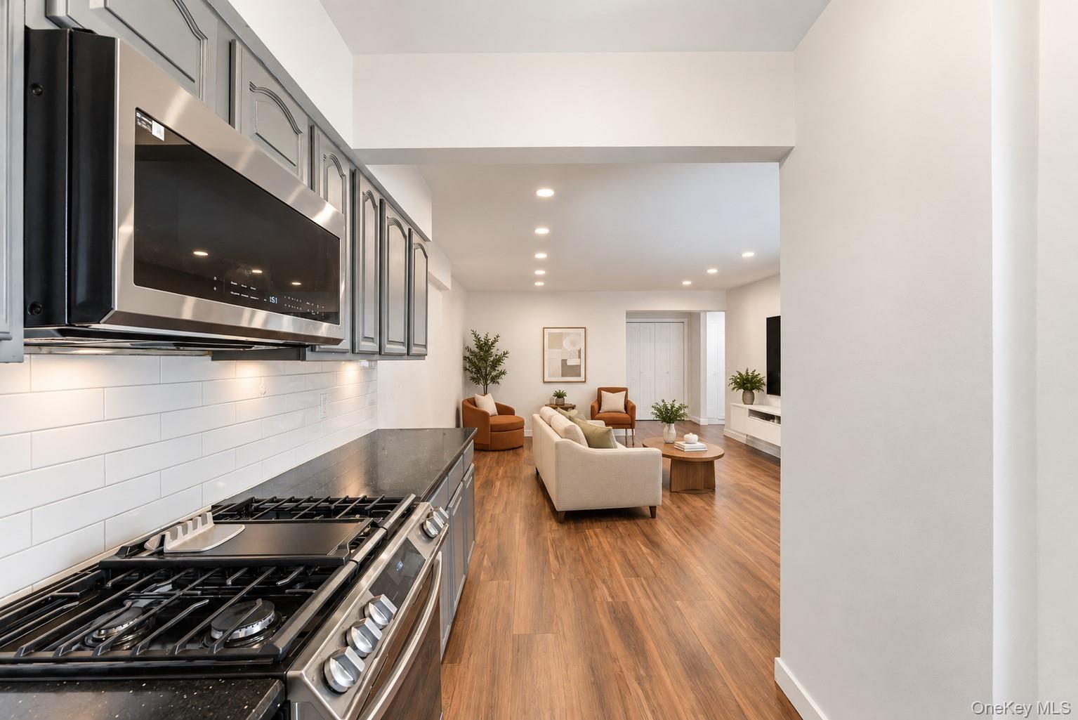 250 N Broadway, Unit 5B photo 2
