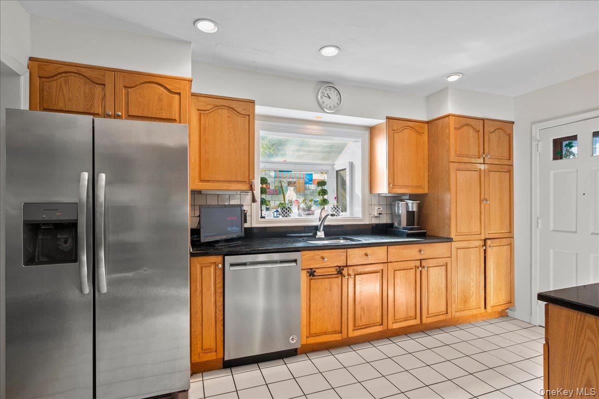 46 Robins Road – For Sale photo 8