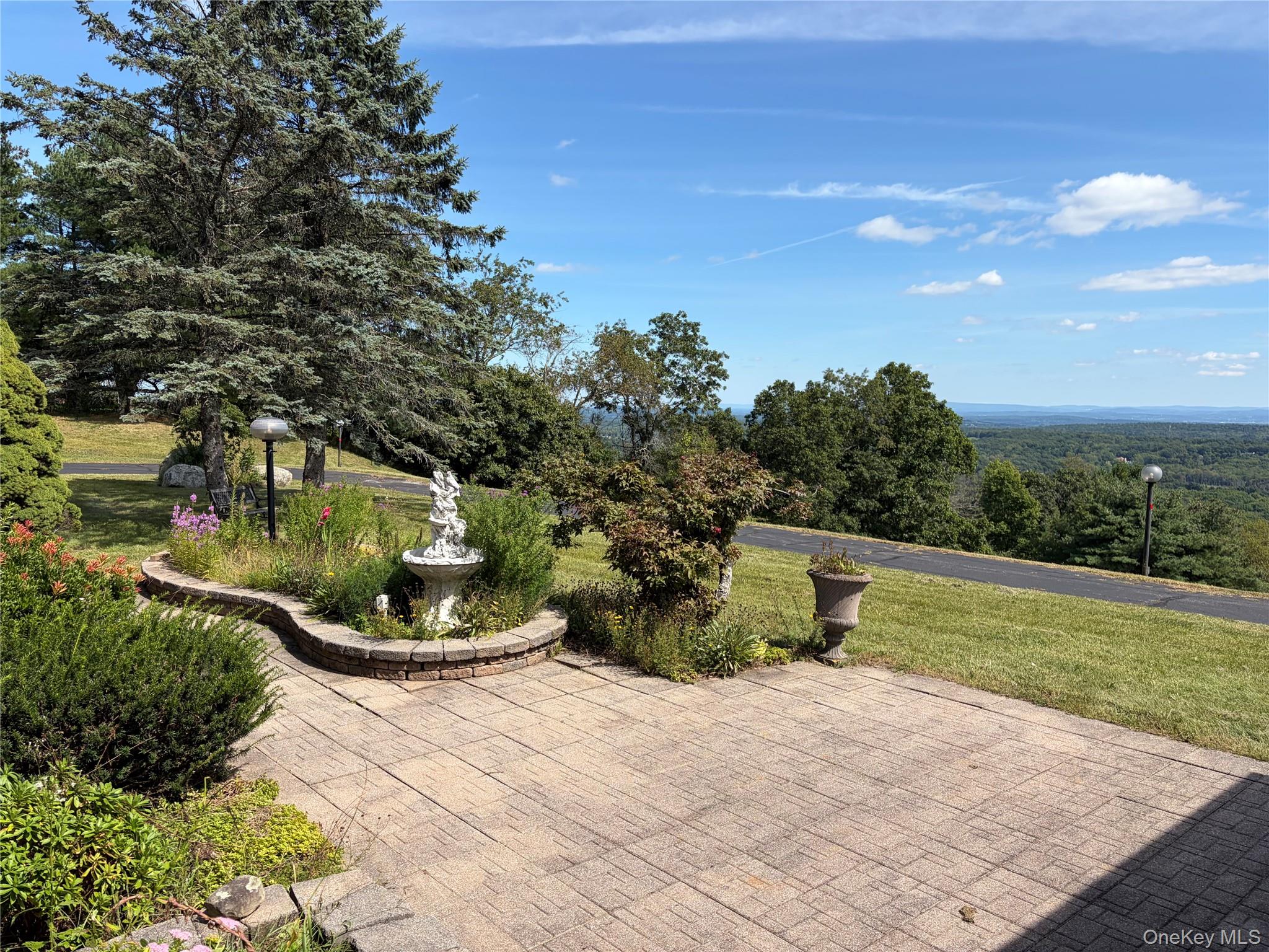 25 Panorama Lane – For Sale photo 3