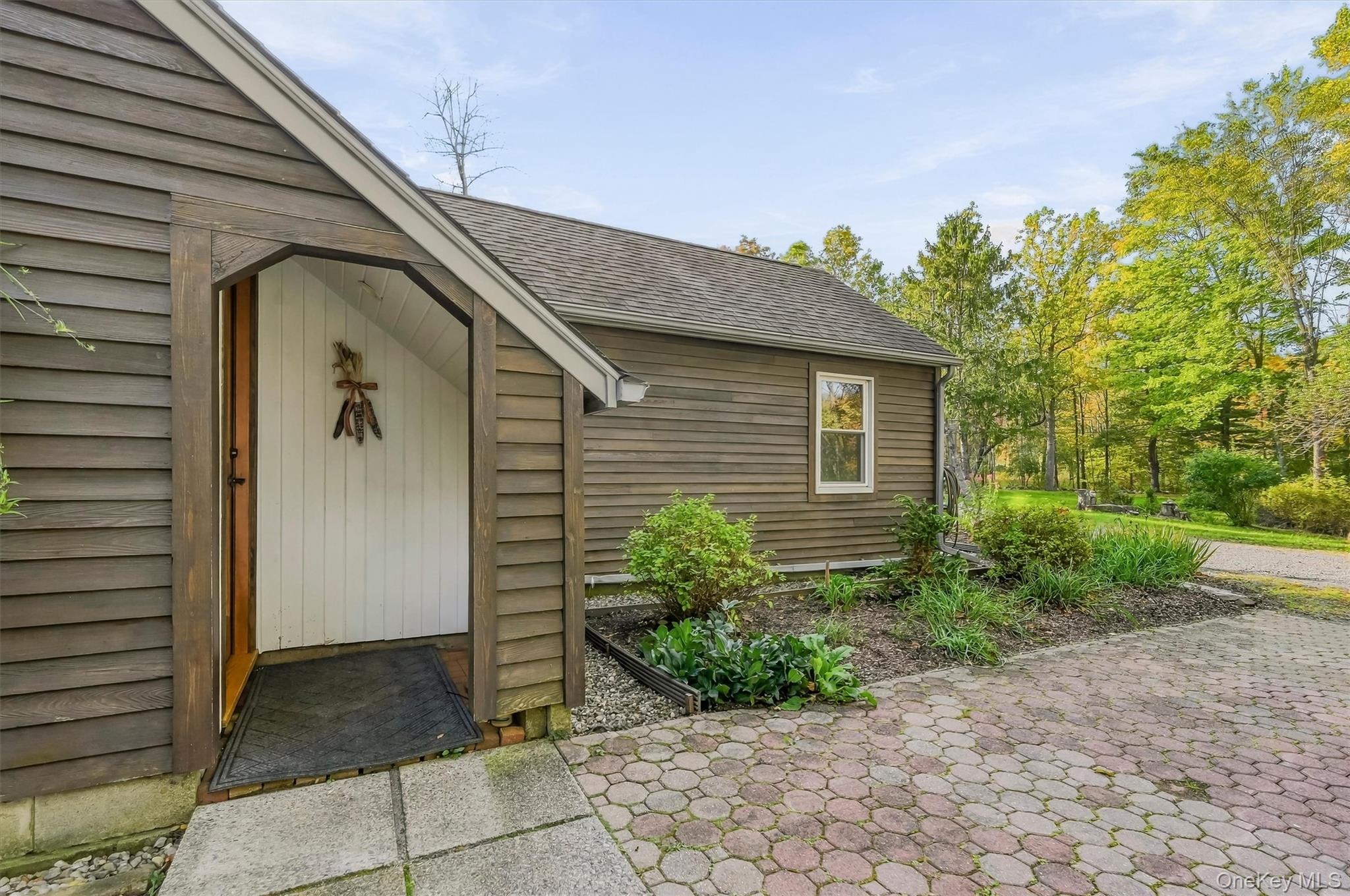 85 Foster Road – For Sale photo 4