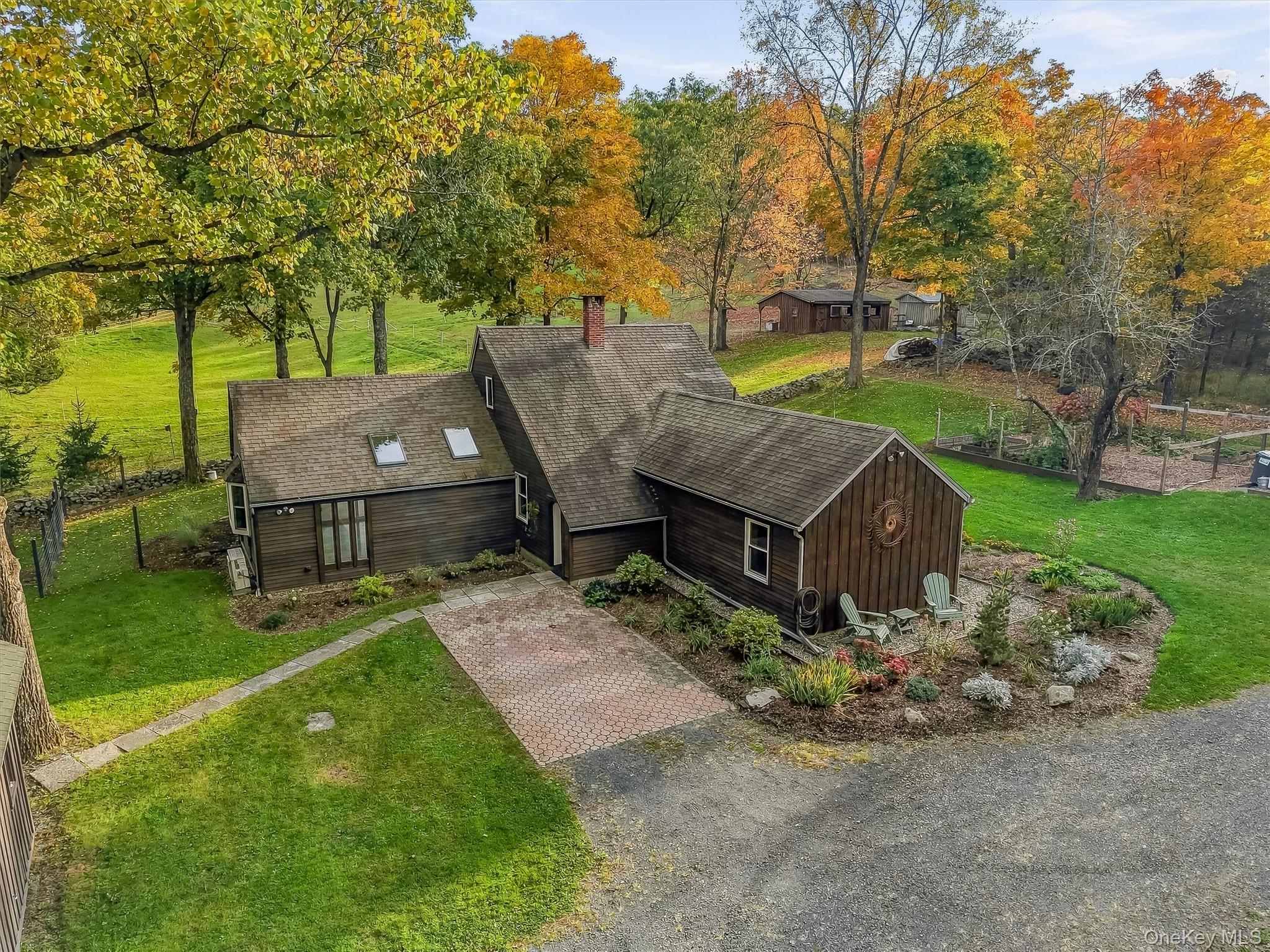 85 Foster Road – For Sale photo 2