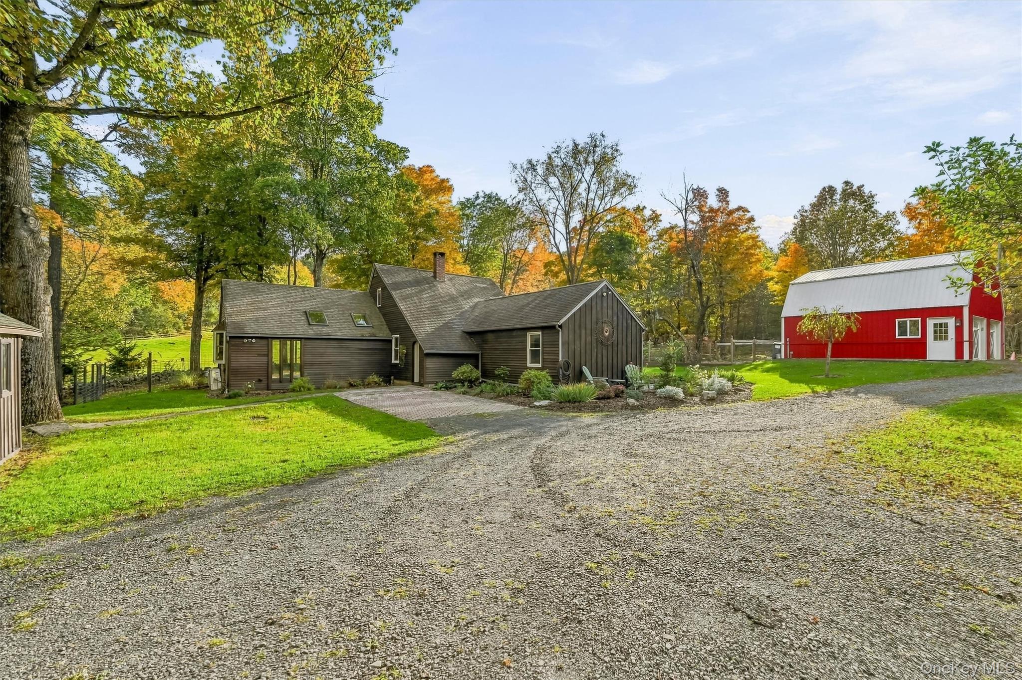 85 Foster Road – For Sale photo 3