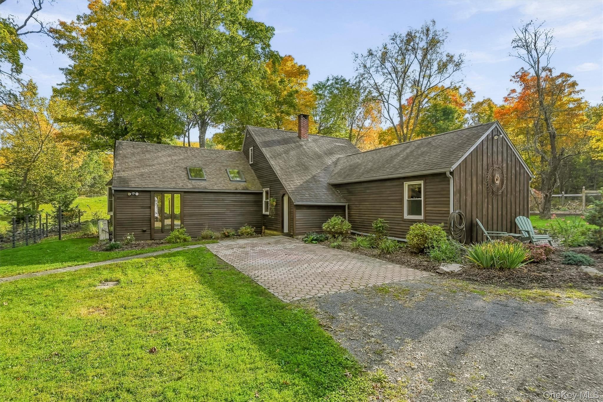 85 Foster Road – For Sale