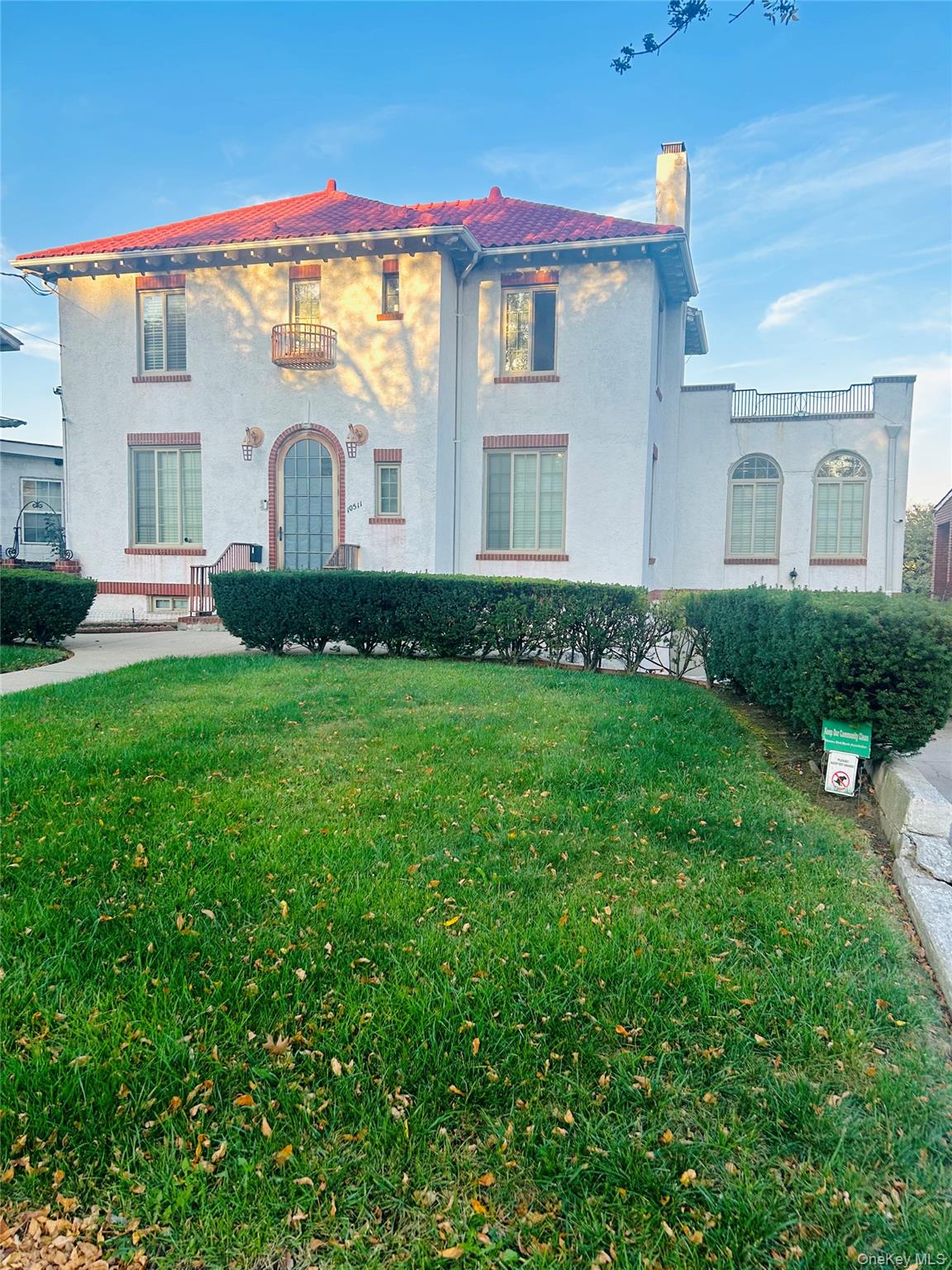 10511 Ditmars Boulevard – For Sale