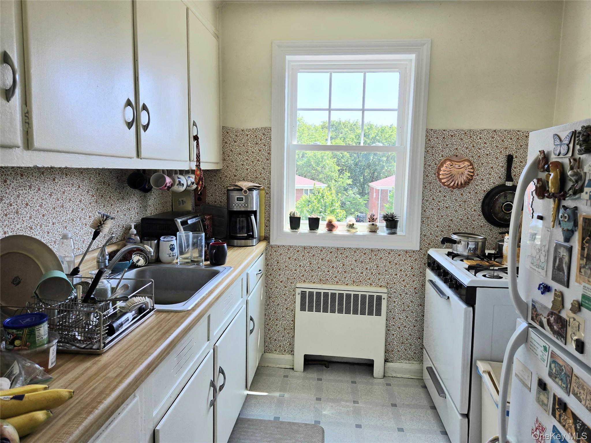 230-06 Kingsbury Avenue, Unit B photo 4