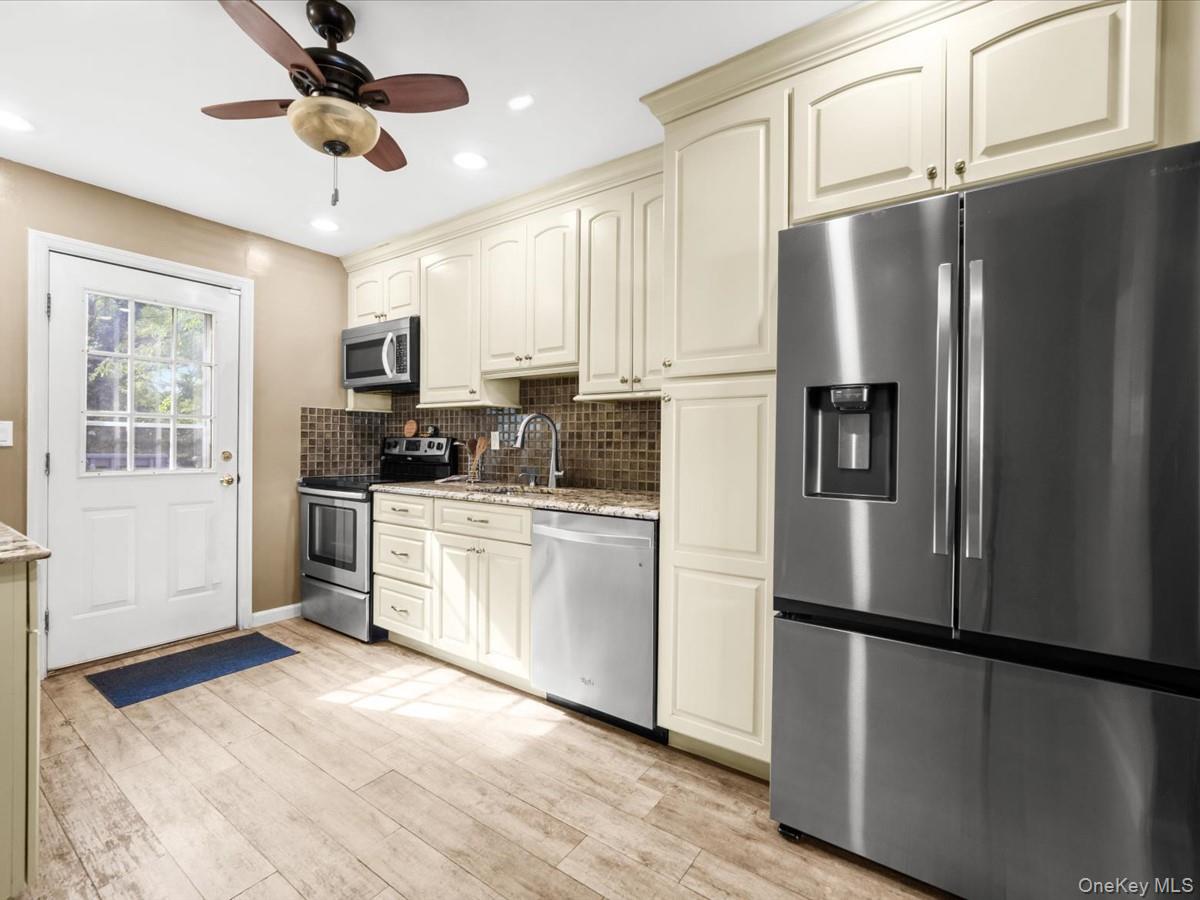 26 Amityville Streets – For Sale photo 8