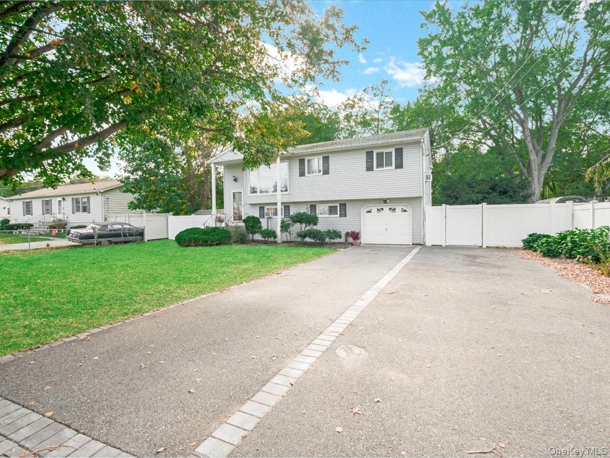 26 Amityville Streets – For Sale photo 2