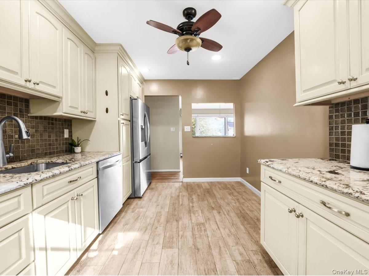 26 Amityville Streets – For Sale photo 10