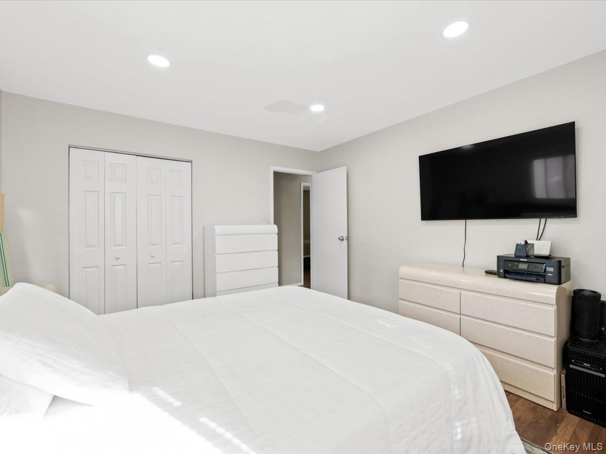 26 Amityville Streets – For Sale photo 12