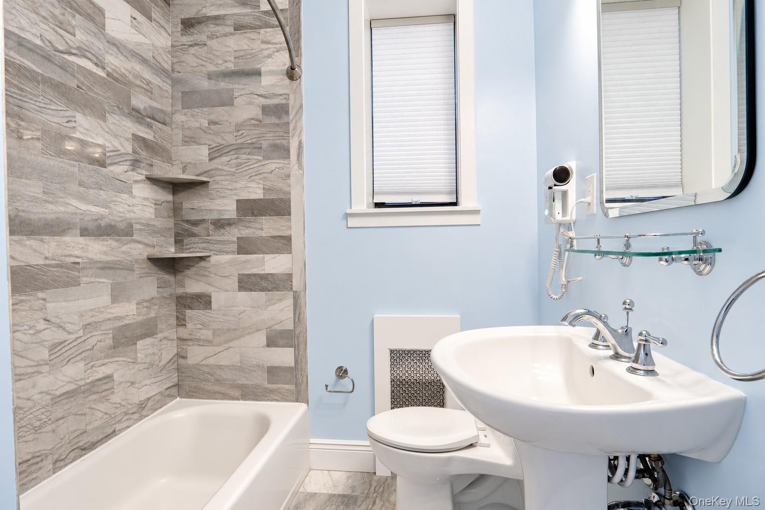 21 Barstow Road, Unit 1L photo 19
