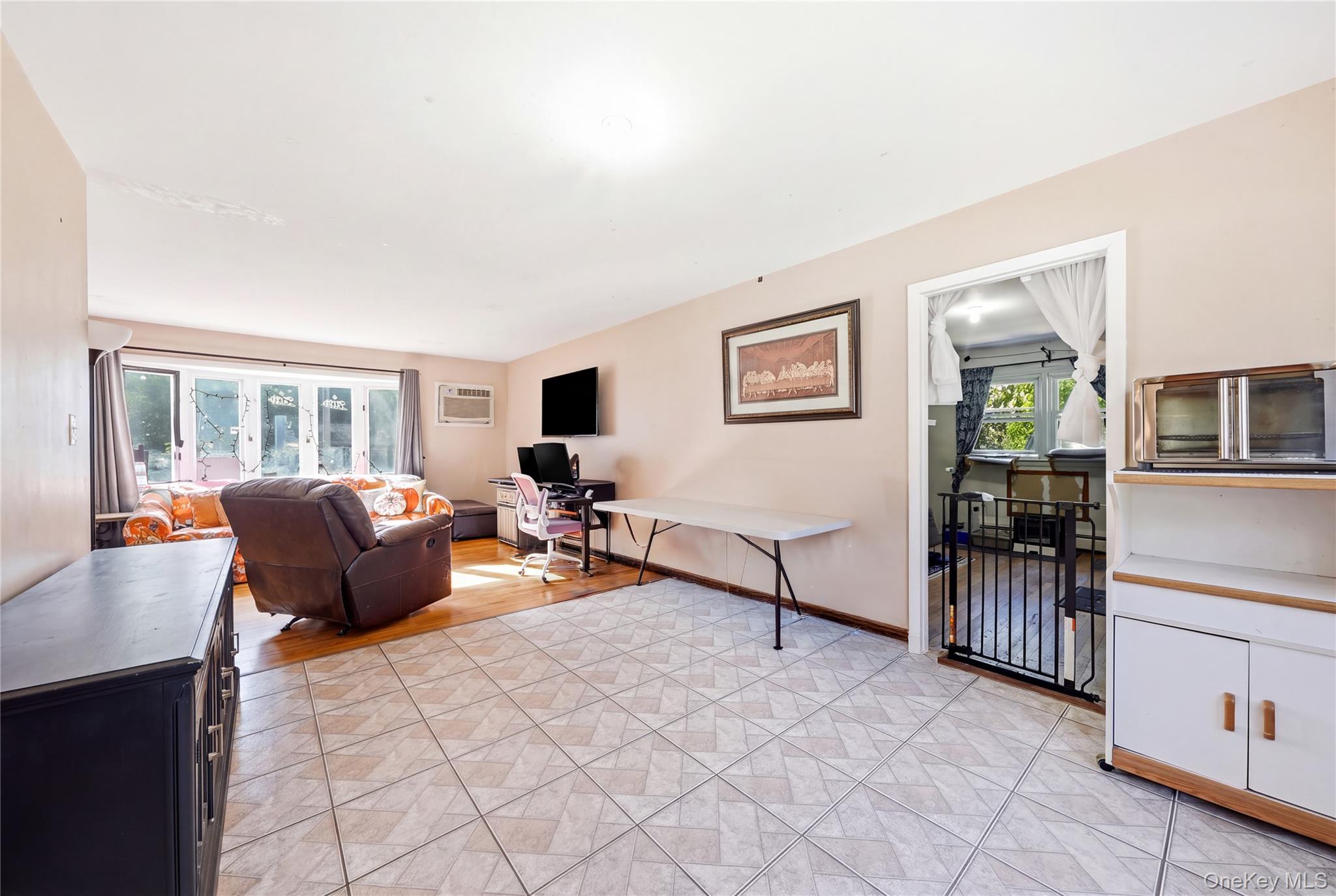 10 Francisco Avenue – For Sale photo 10
