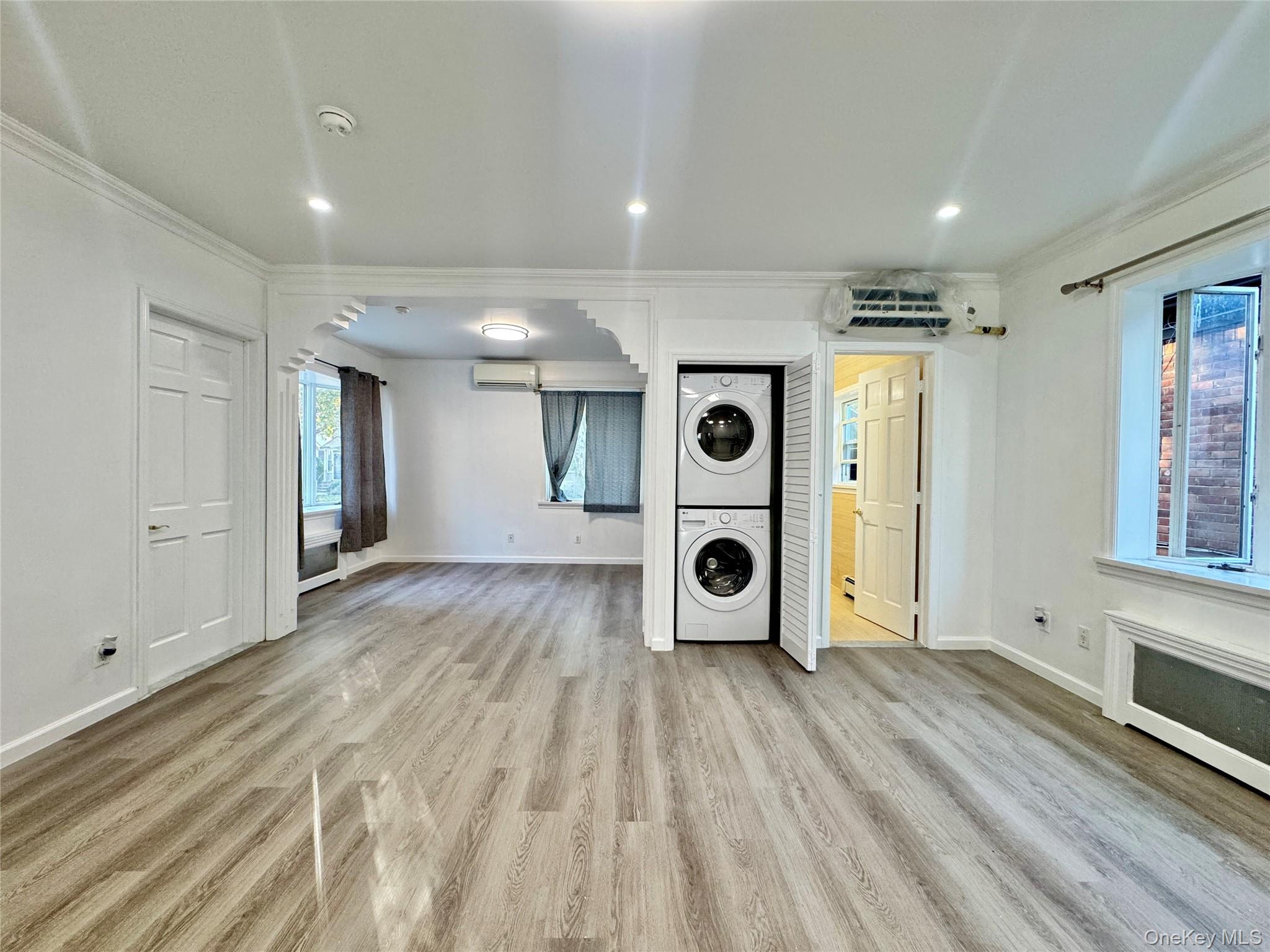3357 164th Street, Unit Floor 1 photo 2