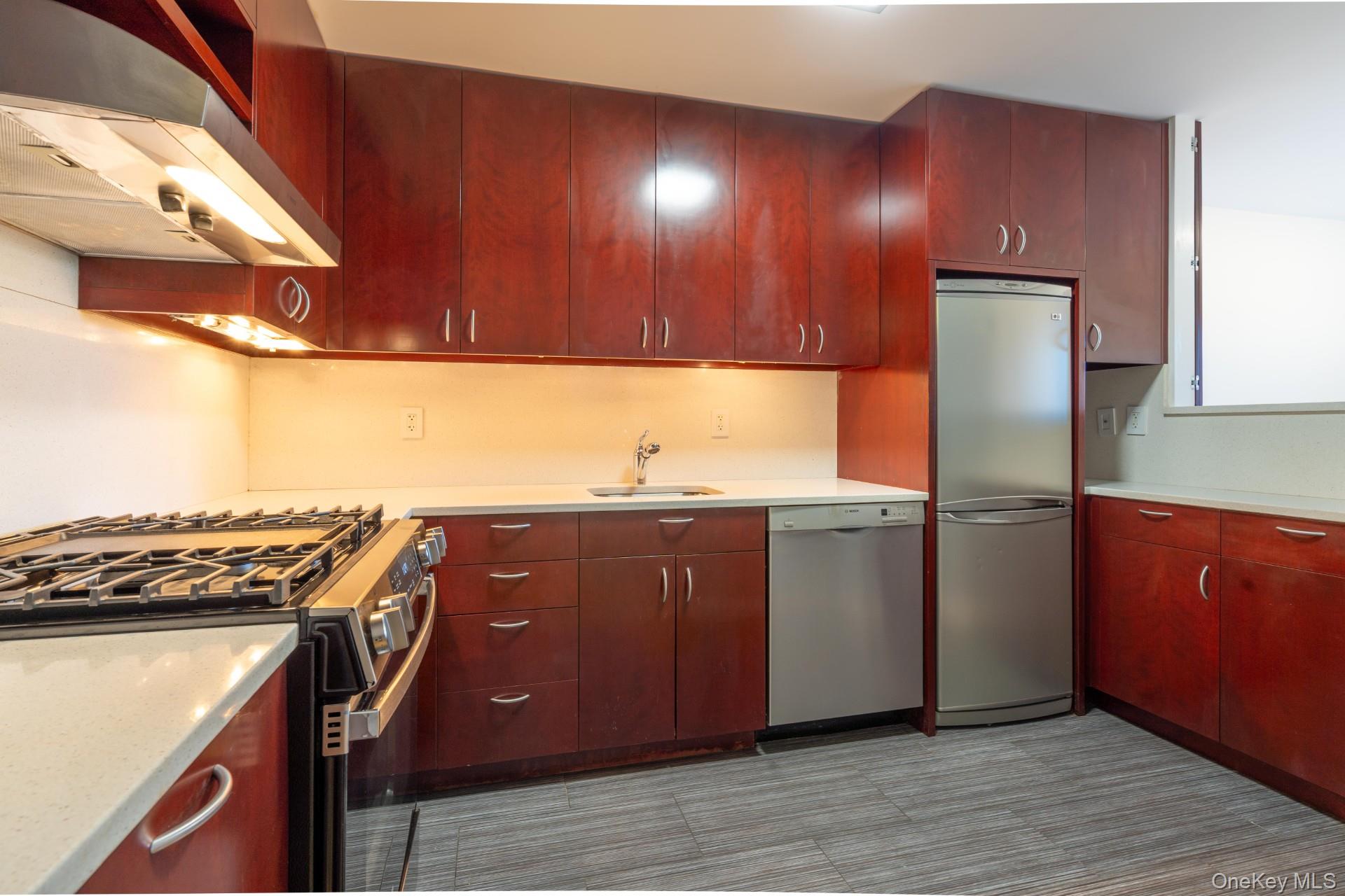 70-20 108th Street, Unit 4T photo 2