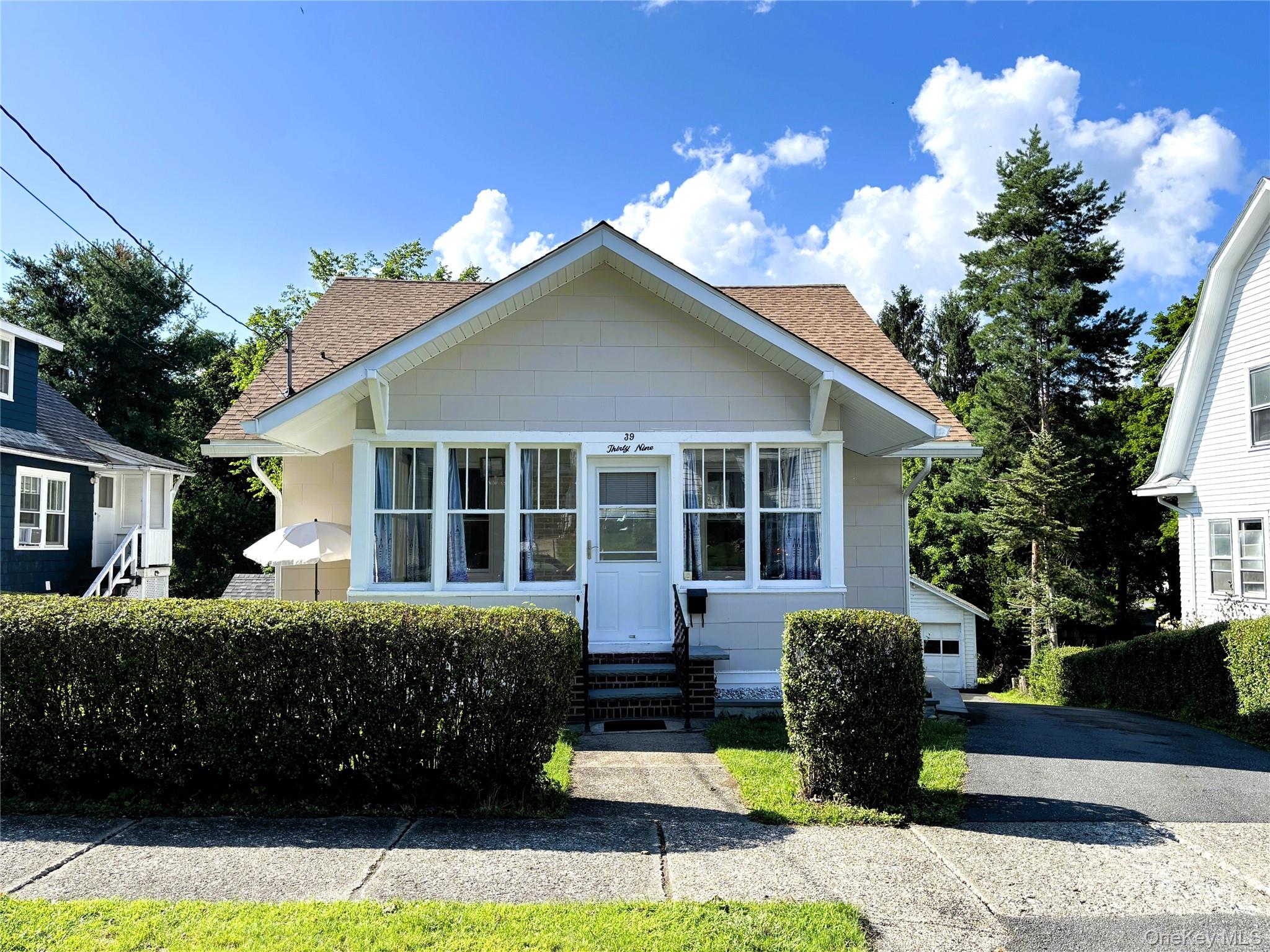 39 California Avenue – For Sale