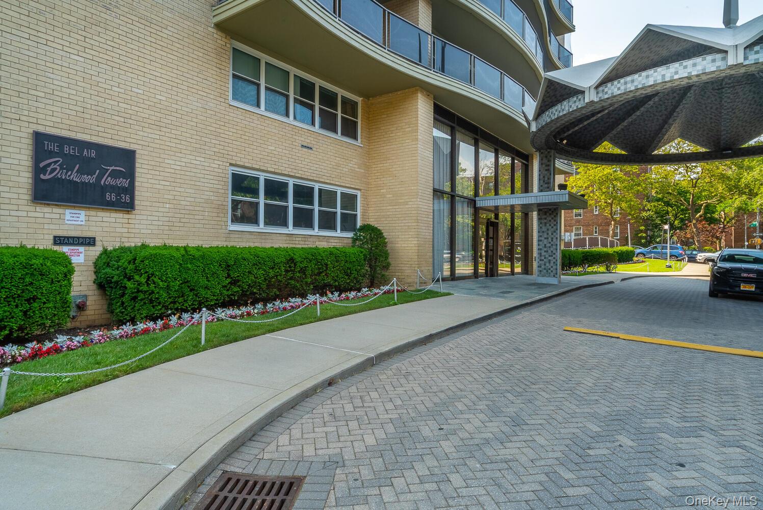 66-36 Yellowstone Boulevard, Unit A20 photo 2