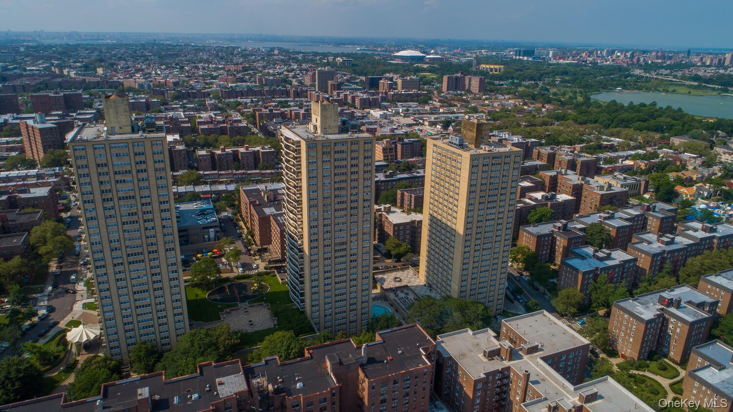 66-36 Yellowstone Boulevard, Unit A20 photo 27