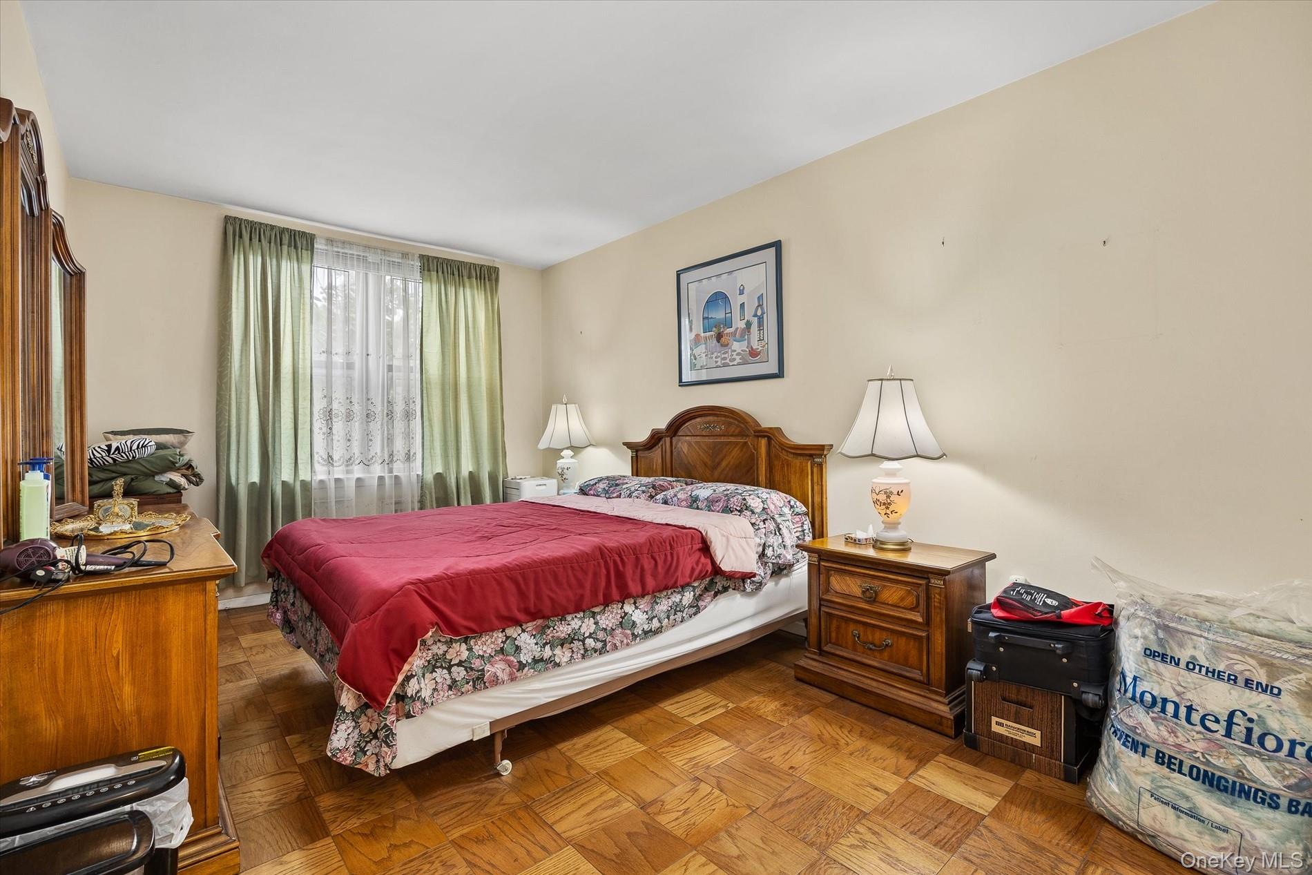 1874 Pelham Parkway S, Unit 2R photo 15