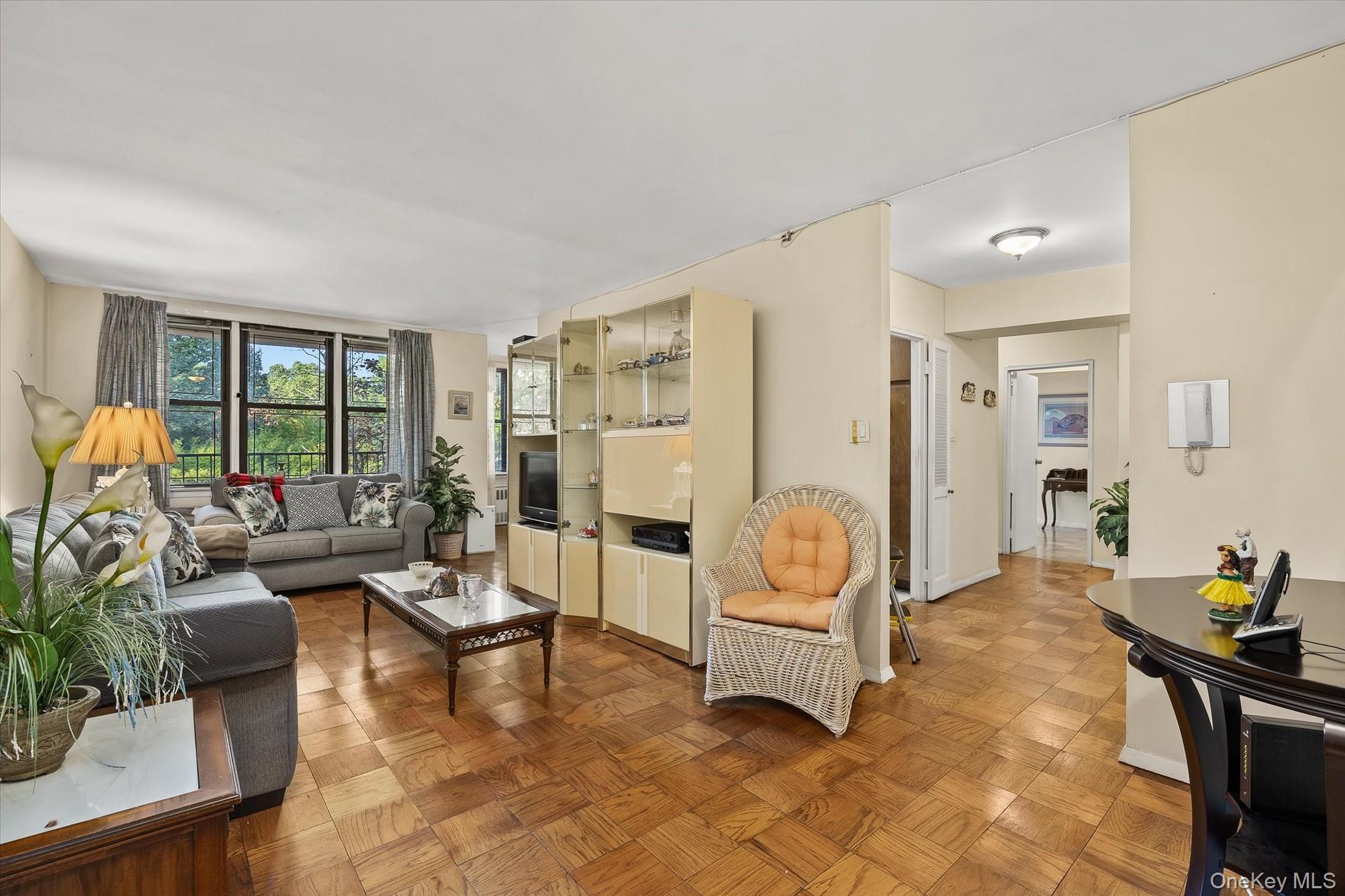 1874 Pelham Parkway S, Unit 2R photo 2