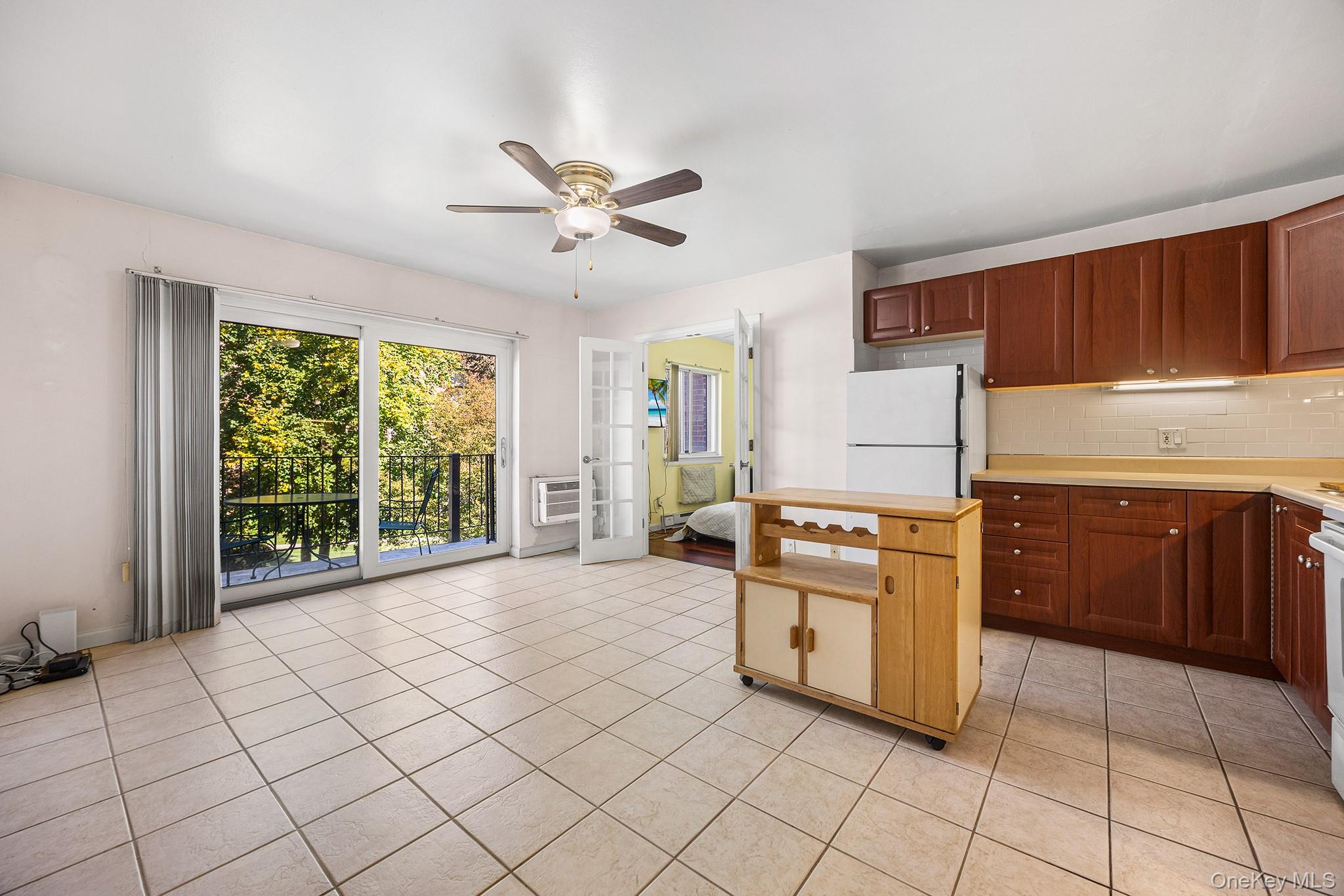 115 Dehaven Drive, Unit 306 photo 4