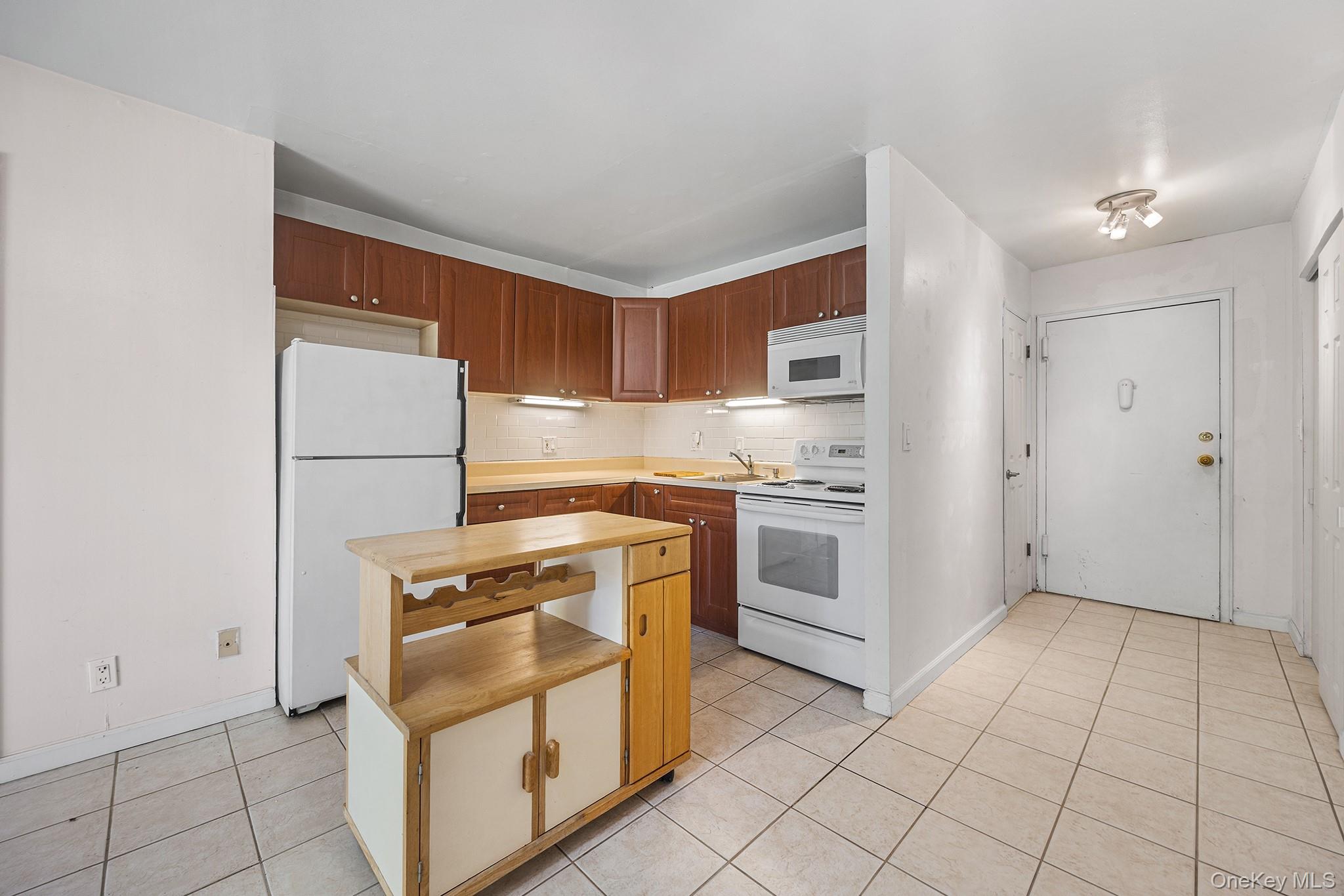 115 Dehaven Drive, Unit 306 photo 9